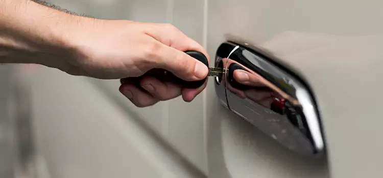 Why Choose Our Auto Locksmith Team in East St. Louis, IL?