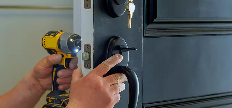 Commercial Door Lock Installation East St. Louis